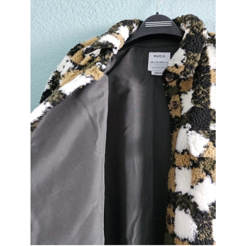 RVCA | NWT "Birdie" Plaid Faux Shearling Fleece Oversized Shirt Jacket - Picture 7 of 13